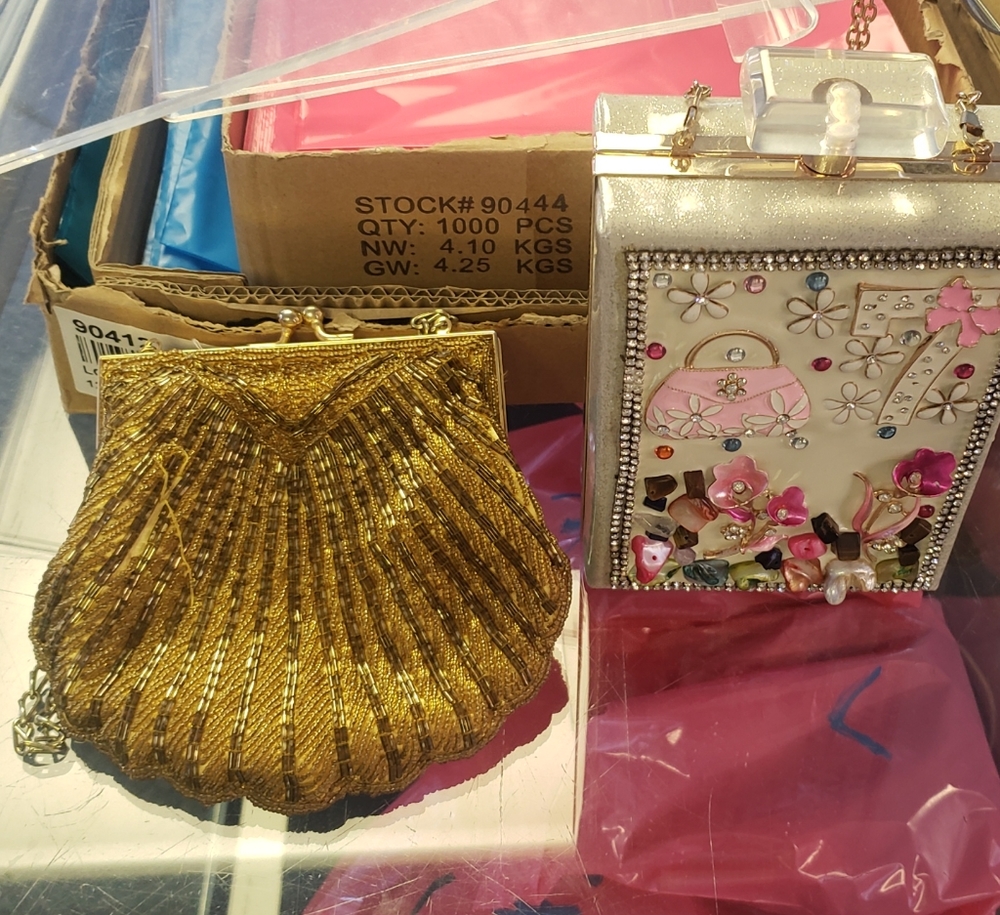 Clutch purses